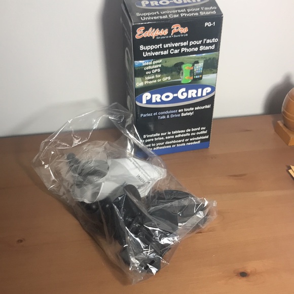 Universal phone stand for car - Picture 3 of 7